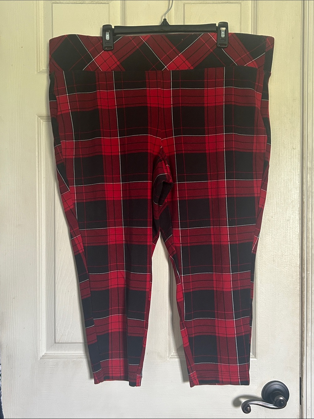 Torrid red/black plaid pull on pants size 3X